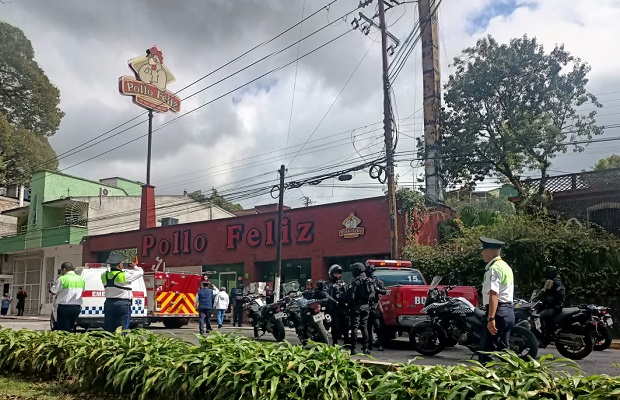Incendio en chimenea del Pollo Feliz moviliza a Bomberos en Xalapa |  NoticiaSiglo21